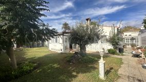Villa for sale in Estepona