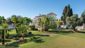 Villa for sale in Bel Air, Estepona Est