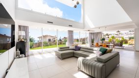 Villa for sale in Buena Vista, Mijas Costa