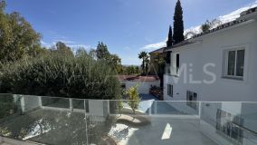 Villa for sale in El Herrojo, Benahavis