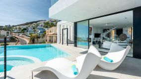 Villa for sale in Benalmadena