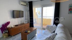 Apartamento de 2 dormitorios en venta en Torrequebrada