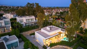 Villa for sale in Arboleda, 1,395,000 €