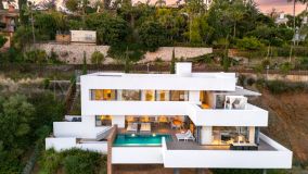 Villa for sale in El Herrojo, Benahavis