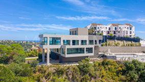 Villa for sale in Los Arqueros, Benahavis