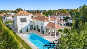 Villa for sale in La Cerquilla, Nueva Andalucia