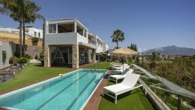 Villa for sale in La Alqueria, Benahavis