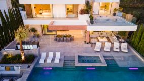 Villa for sale in El Herrojo, Benahavis