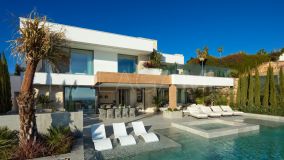 Villa for sale in El Herrojo, Benahavis