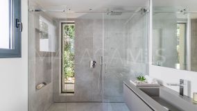 Villa for sale in Nueva Andalucia, Marbella