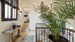For sale El Madroñal villa with 6 bedrooms