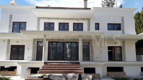Villa for sale in New Golden Mile, Estepona East