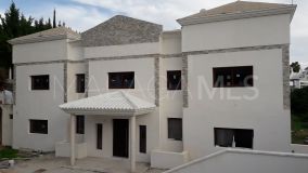 Villa for sale in New Golden Mile, Estepona