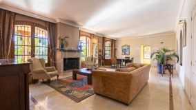 5 bedrooms villa for sale in New Golden Mile