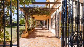 Villa en venta en El Paraiso, Estepona Este
