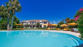 Villa for sale in New Golden Mile, Estepona East