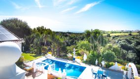 Villa for sale in Estepona