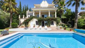 Villa for sale in New Golden Mile, Estepona East