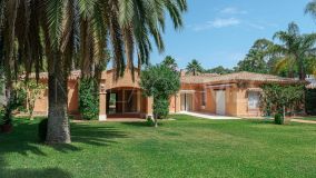 Villa for sale in New Golden Mile, Estepona Est