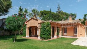 Villa just a few metres from the beach situated on the New Golden Mile.