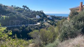 Spacious plot located in Marbella East