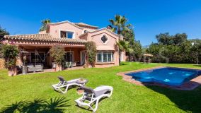Villa zu verkaufen in El Paraiso, Estepona