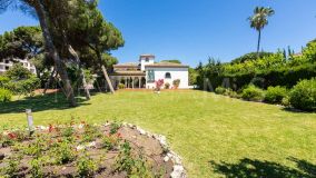 Villa zu verkaufen in New Golden Mile, Estepona