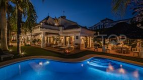 Comprar villa en Marbella Este con 7 dormitorios