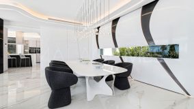 Villa for sale in Marbella East