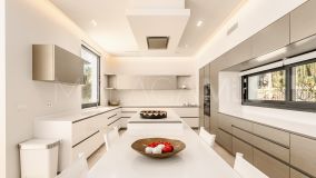 Villa en venta en Nueva Andalucia, Marbella