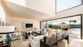 Villa en venta en Nueva Andalucia, Marbella