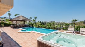 Villa en venta en Nueva Andalucia, Marbella