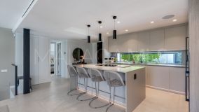 Villa for sale in Nueva Andalucia, Marbella