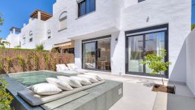 Radhus for sale in Linda Vista Baja, San Pedro de Alcantara