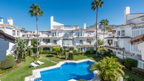 Zweistöckiges Penthouse zu verkaufen in Los Naranjos de Marbella, Nueva Andalucia