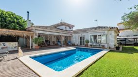 Villa for sale in Fuengirola