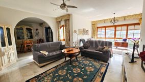 Villa Jumelée for sale in La Duquesa, Manilva