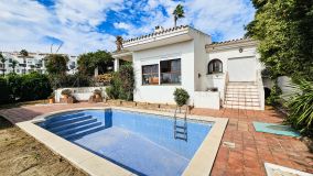 Villa Jumelée for sale in La Duquesa, Manilva