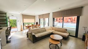 Villa for sale in Los Hidalgos, Manilva