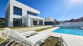 Villa for sale in Los Hidalgos, Manilva