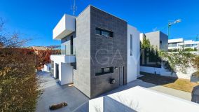 Villa for sale in Los Hidalgos, Manilva