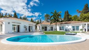 Villa for sale in Sierrezuela, Mijas Costa