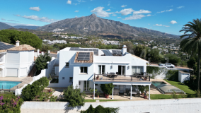 Villa en venta en Nueva Andalucia, Marbella