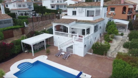 Villa for sale in Seghers, Estepona