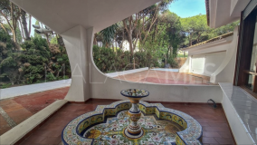 Villa en venta en Cabopino, Marbella Este
