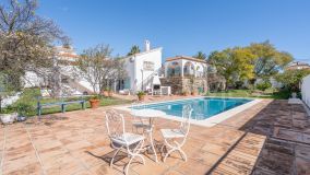 Villa for sale in Estepona