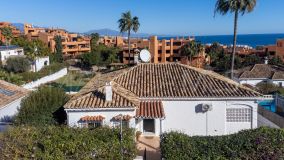 Villa zu verkaufen in Buenas Noches, Estepona Westen