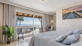 Villa for sale in Arena Beach, Estepona Ouest