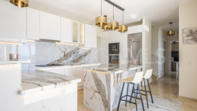 Villa for sale in Arena Beach, Estepona Ouest