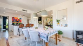 Zweistöckiges Penthouse zu verkaufen in El Campanario, Estepona Ost